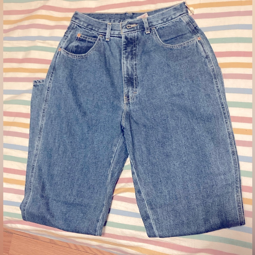 Women’s Relaxed Fit Jeans